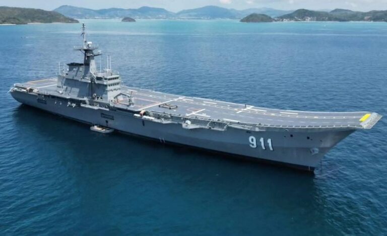 タイ王国海軍、南部洪水救援のため旗艦を派遣