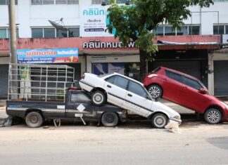 Meer dan drie miljoen mensen kampen met aanhoudende overstromingen in negen Thaise provincies