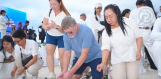 La 21ª ceremonia conmemorativa del tsunami se celebró en Patong