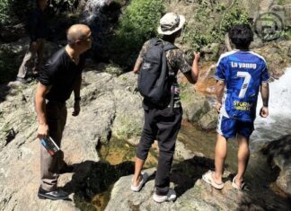 Młody francuski turysta zginął w tragicznym upadku podczas robienia sobie selfie przy wodospadzie Koh Samui