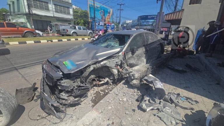 プーケットで飲酒運転による事故、歩道を歩いていたフランス人観光客が死亡、車両9台が損傷 ― 動画