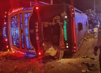 Dozens Injured, Driver Loses Leg, as Bus from Phuket Overturns in Trang