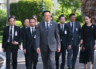 Das thailändische Parlament hat Anutin Charnvirakul mit überwältigender Mehrheit als Premierminister wiedergewählt.