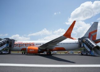 Atterraggio brusco all'aeroporto di Phuket: la ruota anteriore si stacca