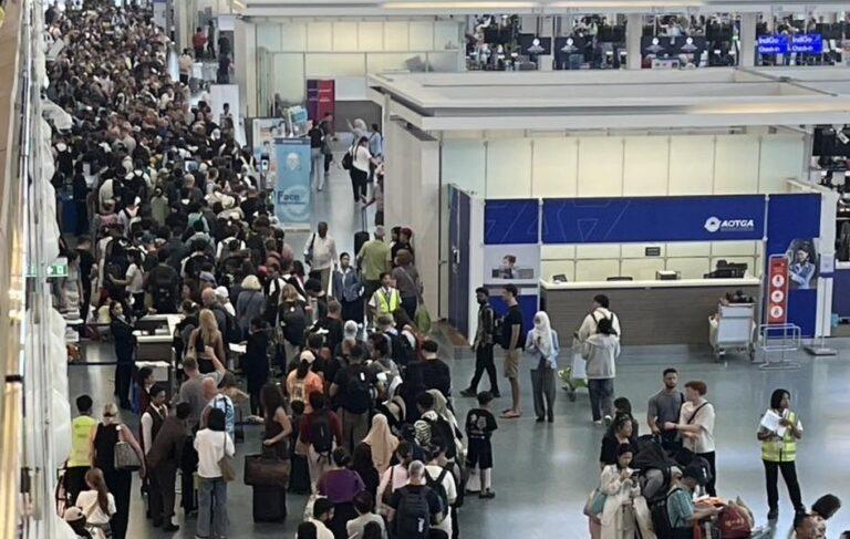 L'ufficio immigrazione chiarisce la situazione relativa alla congestione di passeggeri all'aeroporto di Phuket.