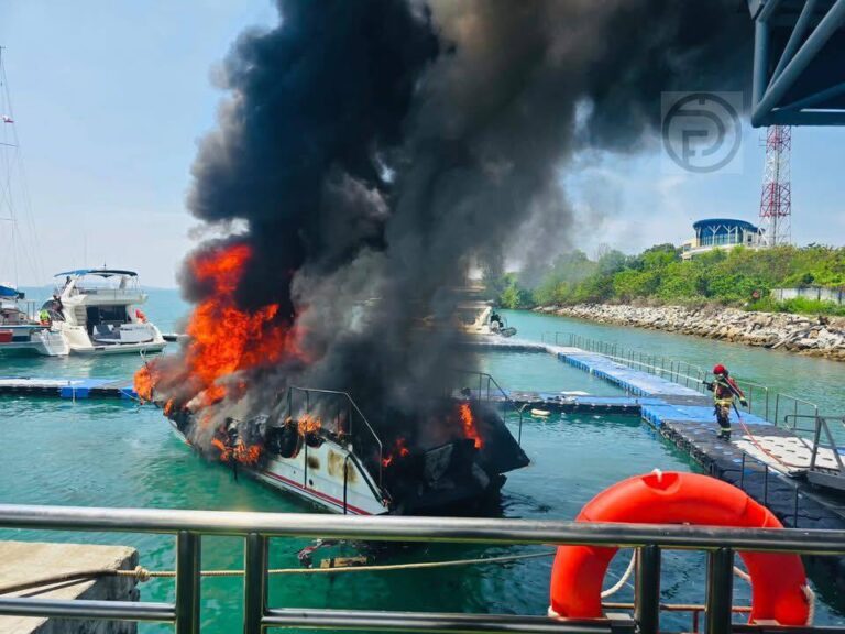 Brand op speedboot in Phuket onder controle, vijf mensen gewond - VIDEO