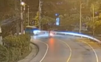 Una mujer francesa fallece y otro hombre extranjero resulta herido en un accidente de motocicleta en Karon.