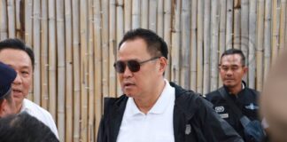Le Premier ministre se rend à Phuket pour réprimer les empiètements sur les plages.