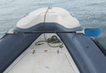 クラビ県ライレイ湾沖でカヤックが転覆、観光客1人が行方不明