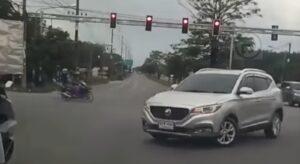 Kazakh Woman’s Erratic Driving Sparks Police Chase and Collisions with Two People Injured and Vehicle Damages in Thalang-VIDEOS