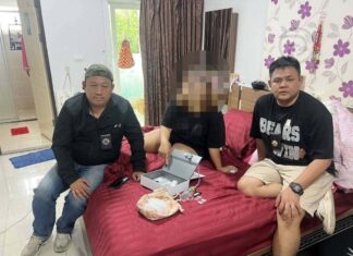 La polizia di Phuket arresta una donna thailandese in un sequestro di droga.