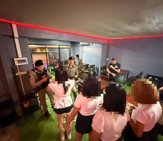 Tre persone arrestate a Phuket con l'accusa di gestire locali di intrattenimento illegali con lavoratori minorenni.