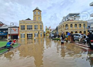 Phuket aux prises avec des inondations