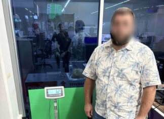 ロシア人男性がプーケット空港で大麻17キログラムの密輸未遂容疑で逮捕される