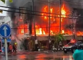 Fire Guts Building in Kata-VIDEO