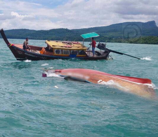Un bateau touristique à longue queue chavire au large de Krabi ; 10 Indiens secourus.
