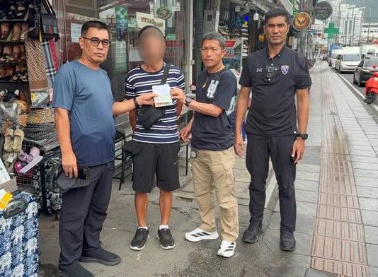 Un latitante vietnamita è stato arrestato a Phuket su mandato di cattura internazionale dell'Interpol.