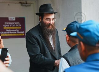 Behörden stoppen ungenehmigte Renovierungsarbeiten am Chabad-Haus in Patong
