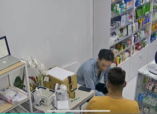 プーケットの薬剤師がパトンで外国人によるスプレー攻撃の危険性を警告