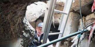 Ο κυβερνήτης του Πουκέτ επιθεωρεί το σύστημα αποχέτευσης του Πατόνγκ ενόψει έντονων βροχοπτώσεων