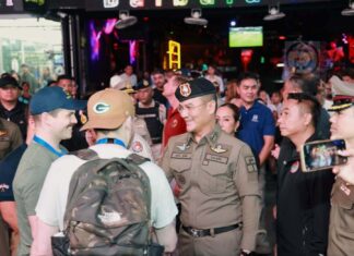 Phuket schiera 150 agenti per rafforzare la sicurezza e gestire il traffico in vista della visita della Marina statunitense. 11