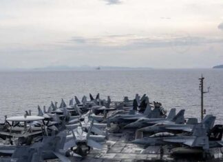 Ανώτεροι αξιωματικοί της αστυνομίας της Ταϊλάνδης περιηγούνται στο USS George HW Bush κατά τη διάρκεια της επίσκεψης στο λιμάνι του Πουκέτ 832403039_1424999263102869_1639098952326386966_n