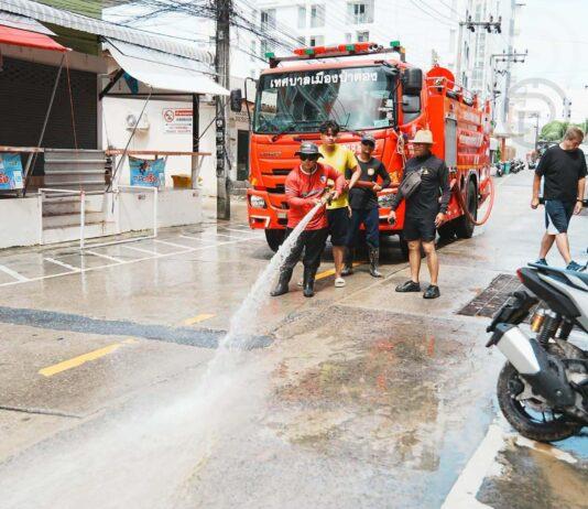 Patong Mobilizes Rapid Response to Flooding After Heavy Rain and High Tides 837304304_1473628564931824_1971897114102816262_n