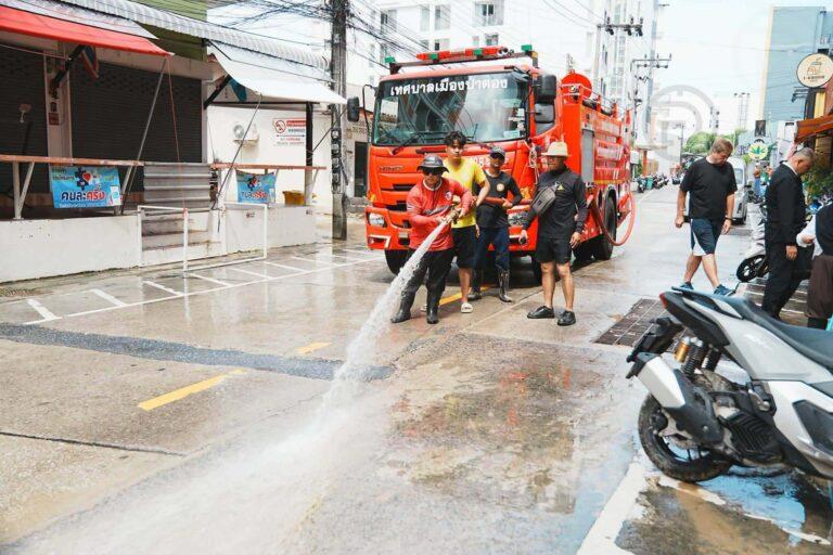 Patong mobilita una risposta rapida alle inondazioni causate dalle forti piogge e dall'alta marea.