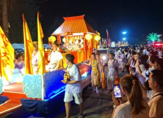 Phuket ustanawia nowy rekord na Festiwalu Wegetariańskim 2026 dzięki ogromnej nocnej procesji 843764881_28595723050083628_2616527319599836871_n