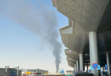 هجوم على مطار الرياض يسفر عن مقتل 12 شخصاً وإصابة أكثر من 300 آخرين، والتحالف السعودي يتعهد بالرد. HUT6HTbaEAAyJky