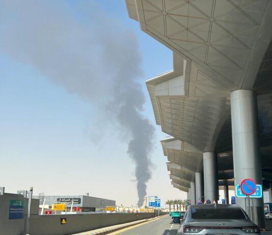 リヤド空港への攻撃で12人が死亡、300人以上が負傷、サウジアラビア連合軍は報復を誓う HUT6HTbaEAAyJky
